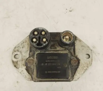 Mercedes-Benz W123 Ignition amplifier control unit 0025451832 A0025451832 0227100114