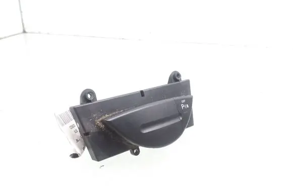 Mercedes-Benz E W211 Parking (PDC) sensor switch 2118206510 03751220