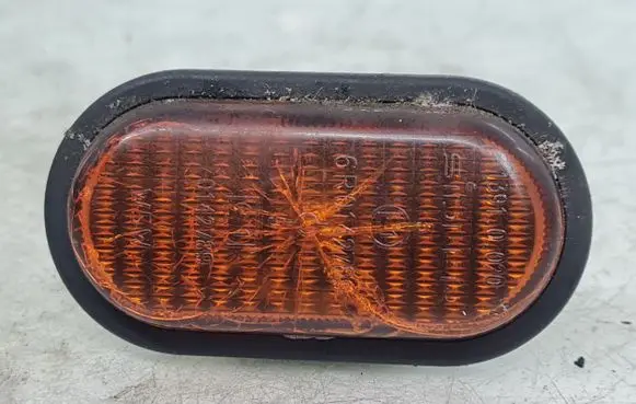 Opel Vivaro Front fender indicator light 7700847333