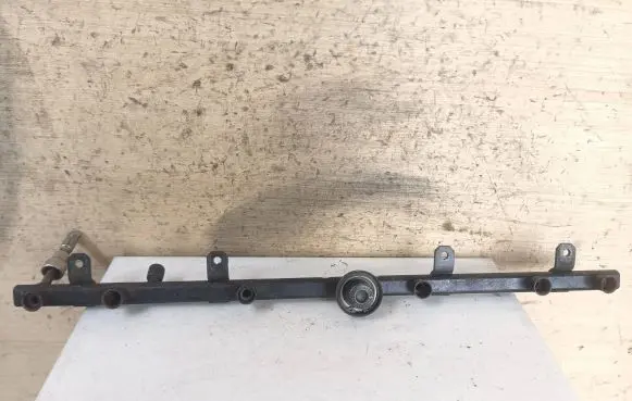 Jeep Grand Cherokee (WJ) Fuel main line pipe 04591520aa