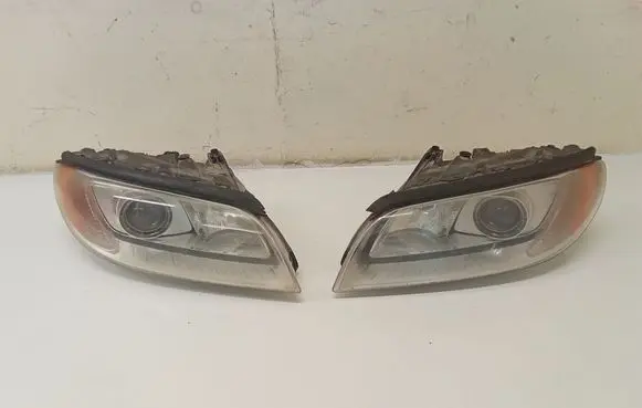 Volvo XC70 Headlight/headlamp 31214348