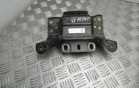 Volkswagen Golf VII Engine mount bracket 5Q0199555Q VD19591