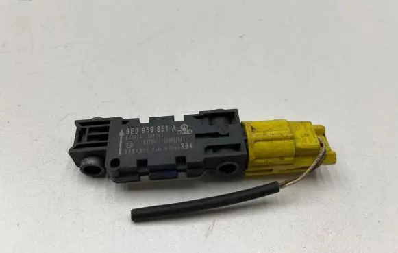Audi A4 S4 B6 8E 8H Airbag deployment crash/impact sensor 8E0959651A