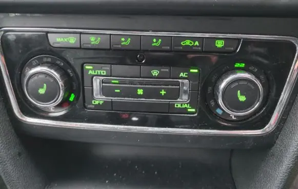 Skoda Superb B6 (3T) Climate control unit 3T0907044BQ SW0506 5HB00974979