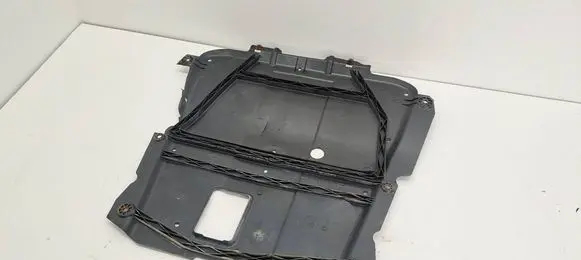 Dacia Sandero II Engine splash shield/under tray 758900184R