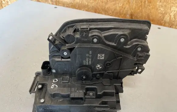 BMW X6 G06 Rear door lock 9464882