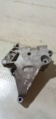 Skoda Octavia Mk2 (1Z) Engine mounting bracket 03G199207A