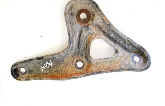 Toyota Avensis T250 Engine mounting bracket