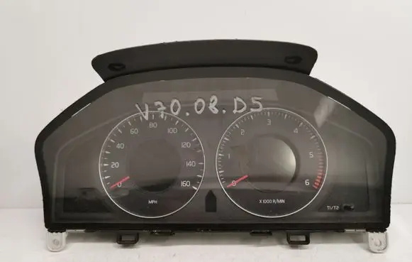 Volvo V70 Speedometer (instrument cluster) 31254540AA
