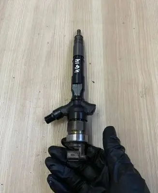 Toyota Land Cruiser (J120) Fuel injector 