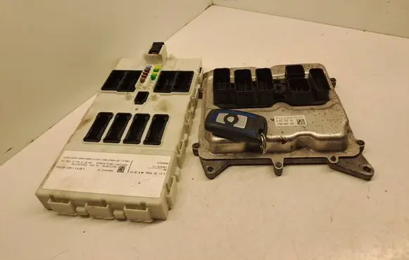 BMW 4 F32 F33 Engine ECU kit and lock set 0261S10549 170413047 8631725