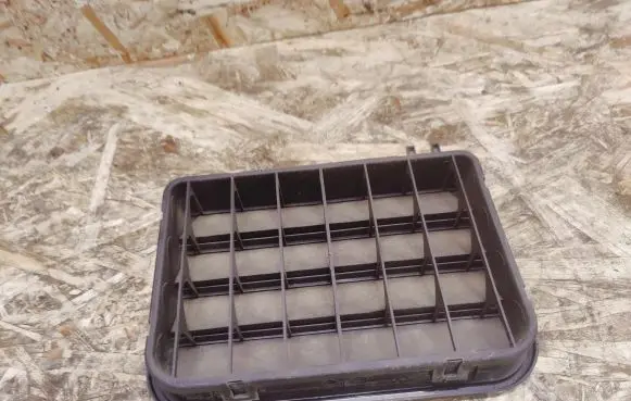 Mercedes-Benz S W140 Quarter panel pressure vent 