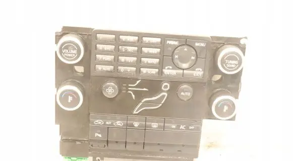 Volvo V70 Head unit multimedia control 