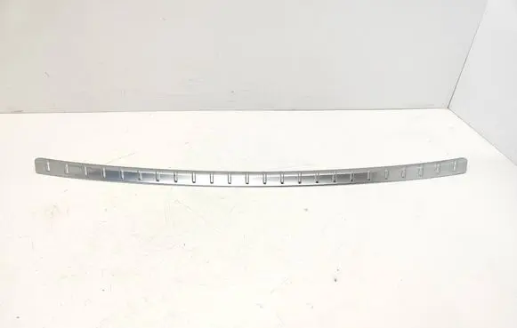 Rear bumper trim bar molding