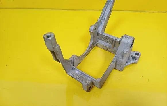Audi A4 S4 B5 8D Power steering pump mounting bracket 078145383