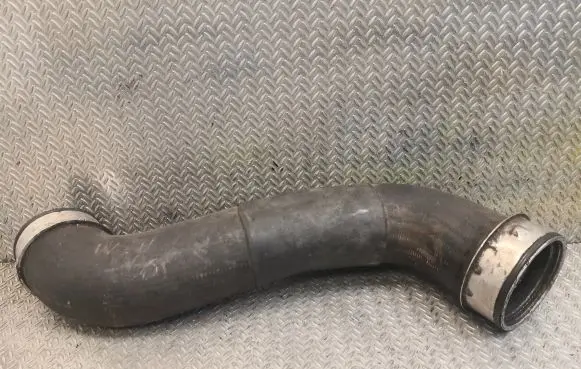 Mercedes-Benz E W211 Intercooler hose/pipe 2115282782