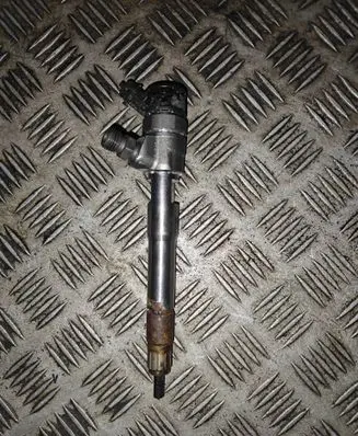 Renault Trafic III (X82) Fuel injector 0445110939