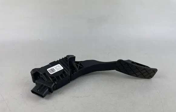 Skoda Superb B8 (3V) Accelerator throttle pedal 5Q2723503D