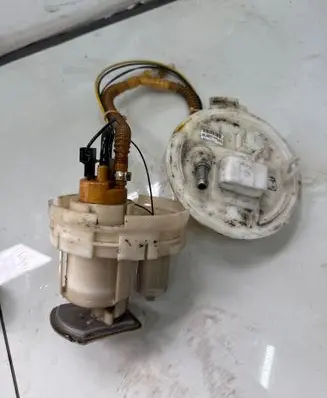 Audi A4 S4 B6 8E 8H In-tank fuel pump 