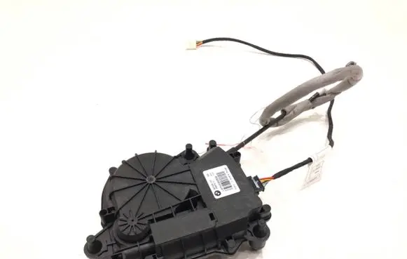 BMW 3 G20 G21 Tailgate exterior lock UA743062608