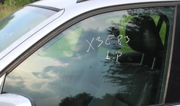 BMW X3 E83 Sliding door window/glass 