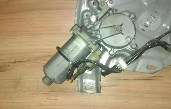 Renault Laguna I Rear door window regulator motor 192929000