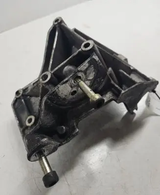 Peugeot 406 Generator/alternator bracket 96348183