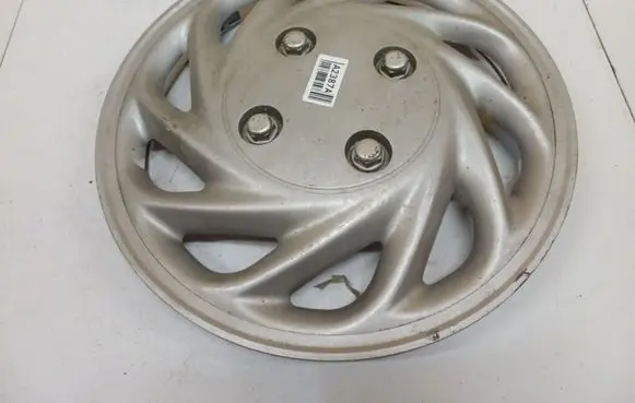 Nissan Serena R14 wheel hub/cap/trim