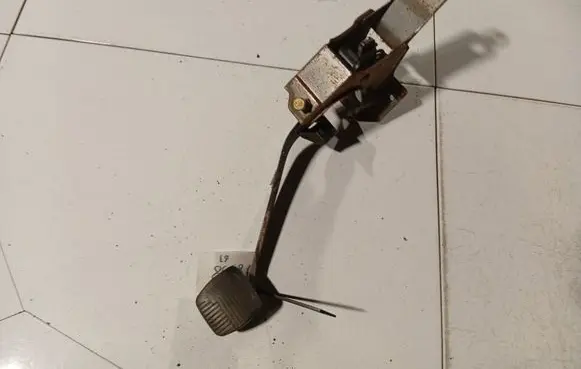 Nissan Primera Clutch pedal 