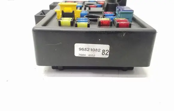 Chevrolet Captiva Fuse module 96821082