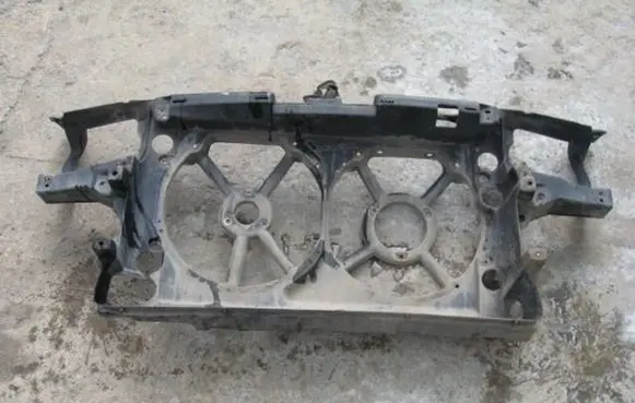 Volkswagen Golf III Radiator support slam panel 19D