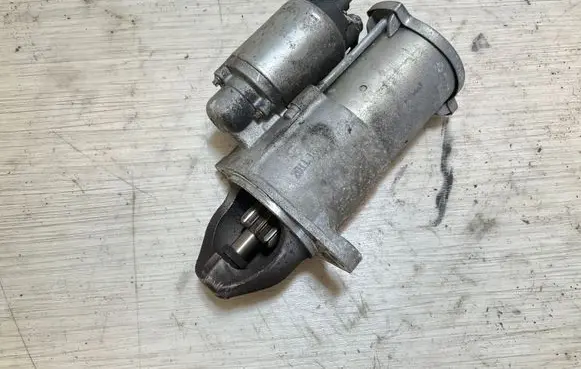 Opel Zafira B Starter motor