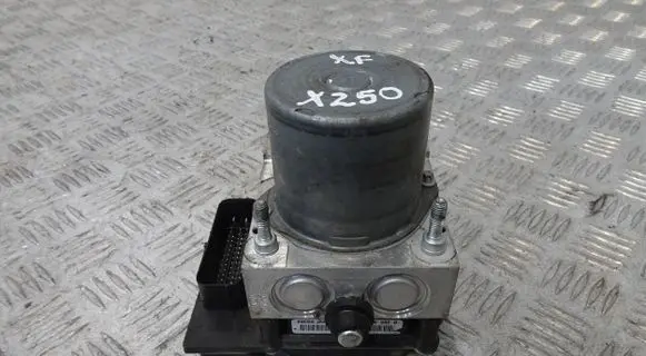 Jaguar XF X250 ABS Pump 8X23-2C405-EG