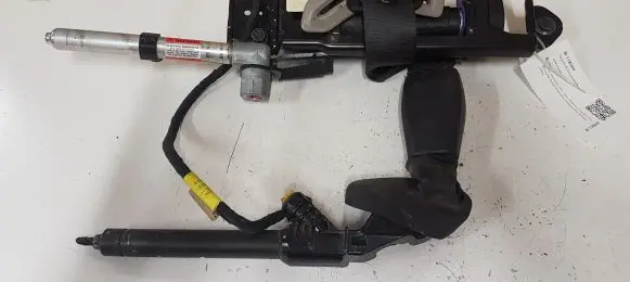 Volvo V50 Front seatbelt 6008892