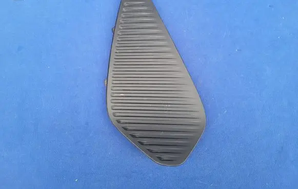 Peugeot 5008 II Front bumper lower grill 9836827877