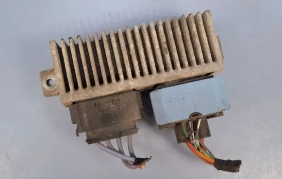 Renault Kangoo II Glow plug pre-heat relay 8200558438 8200558438A