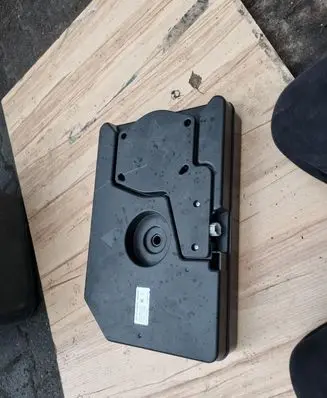 Nissan Qashqai J12 Subwoofer speaker 281706UM0A