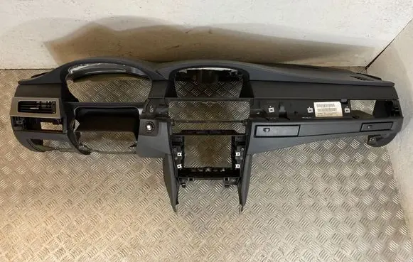 BMW 5 E60 E61 Dashboard 7034108