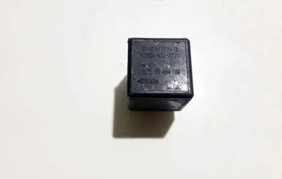 Opel Zafira A Other relay 90464760 v23134-k52-x220