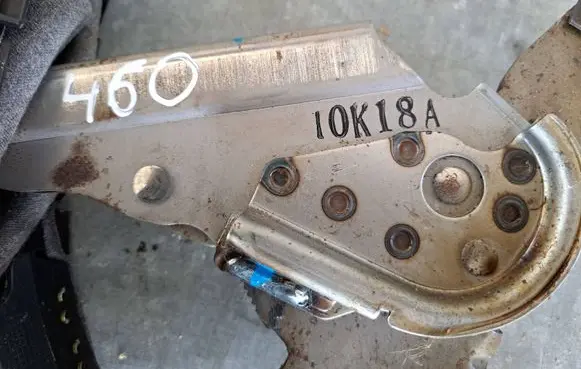 Opel Insignia A Handbrake interior bracket 10K18A