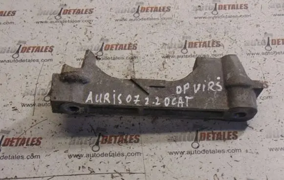 Toyota Auris 150 Engine mounting bracket