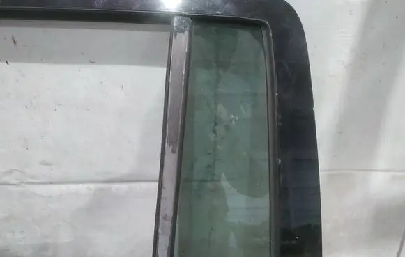 Opel Zafira B Rear vent window glass AS3