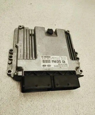 KIA Sorento Engine control unit/module 391102FBB6 EDC17C57 381033117