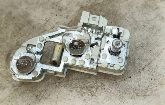 BMW 3 E90 E91 Tail light bulb cover holder 7160077