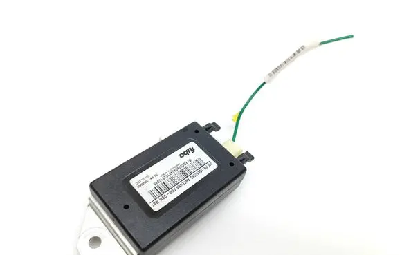 Chevrolet Corvette C6 Aerial antenna amplifier 15850055 28040401