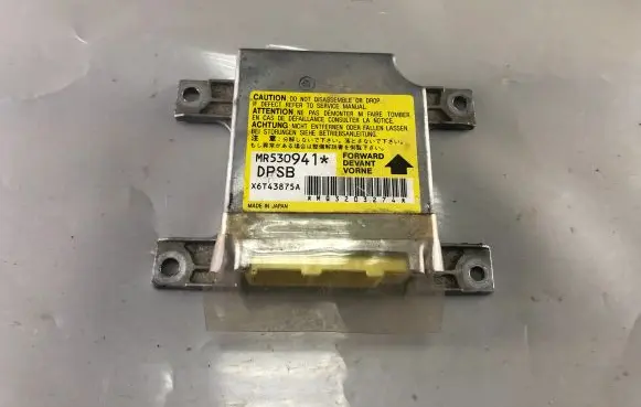 Mitsubishi Pajero Pinin Airbag control unit/module MR530941 X6T43875A