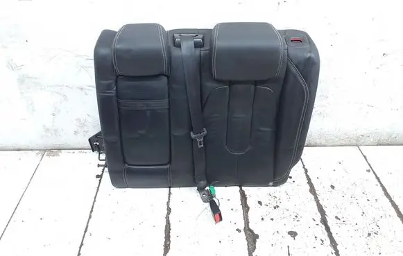Land Rover Evoque I Rear seat 