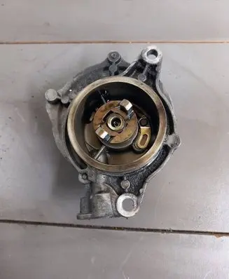 BMW 5 E60 E61 Vacuum pump 7791232