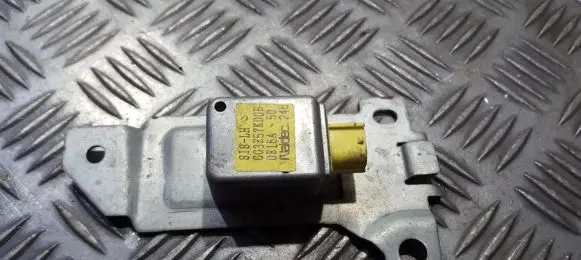 Mazda 626 Airbag deployment crash/impact sensor GG3E57KD0B 0E16A