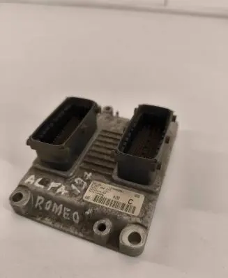 Alfa Romeo 147 Engine control unit/module 00735018150 1279H03961 0261206715
